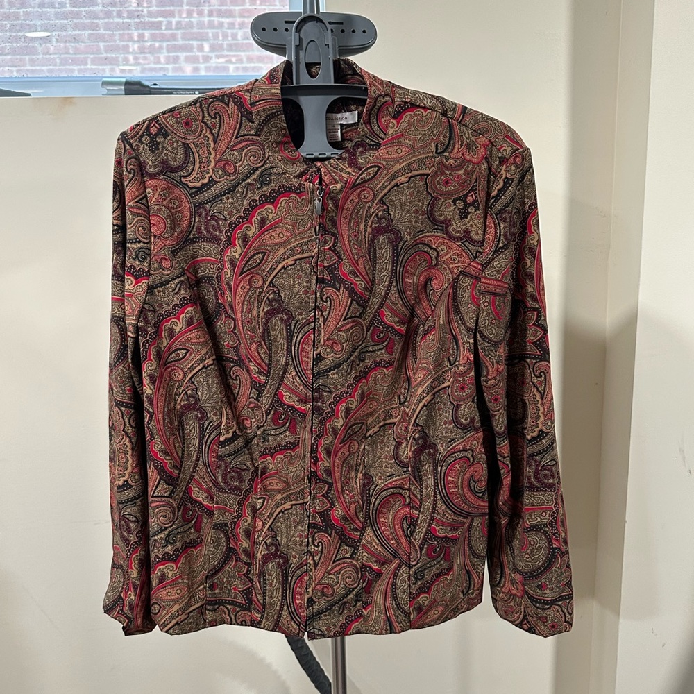 Blazer - Picture 3 of 3